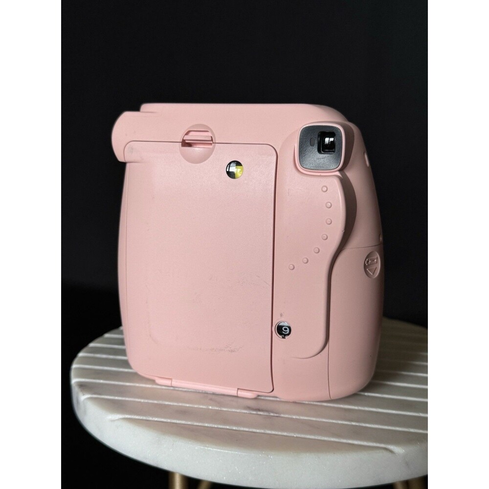 Fuji Instax Mini 8 Fujifilm Instant Film Camera Light Pink - Tested & WORKS - Picture 7 of 9